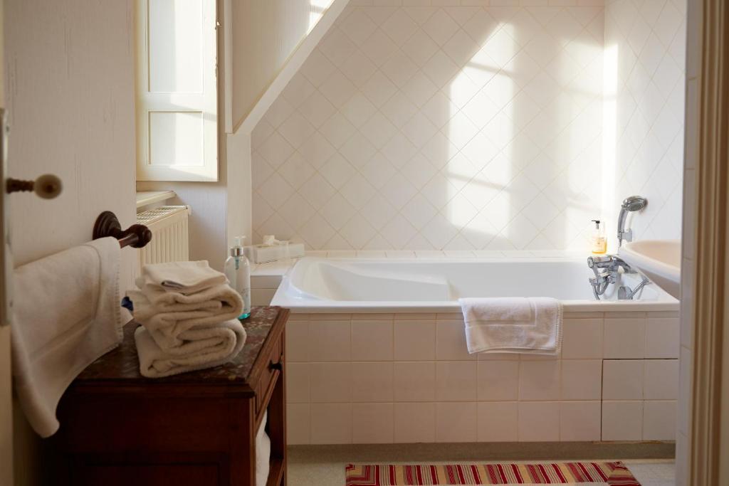Chambres Au Chateau - Le Clos Des Tourelles Sennecey-le-Grand Quarto foto