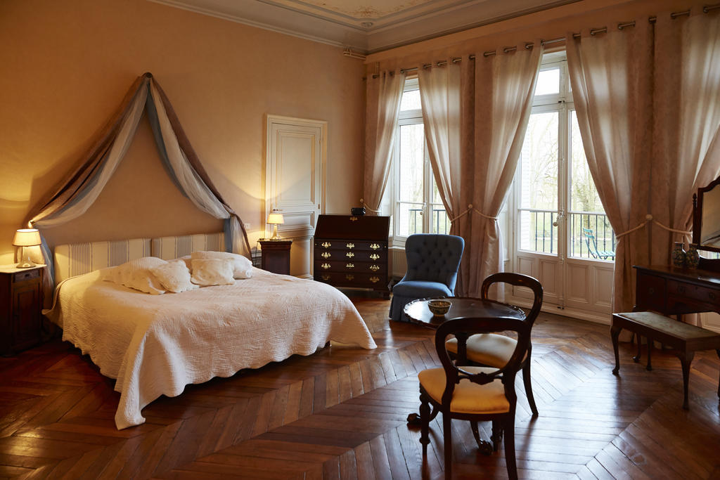Chambres Au Chateau - Le Clos Des Tourelles Sennecey-le-Grand Quarto foto